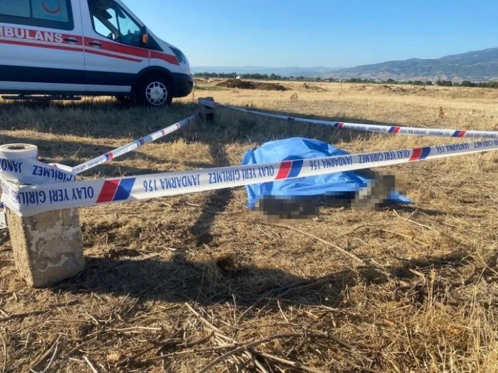 Alaşehir’de boş arazide erkek cesedi bulundu
