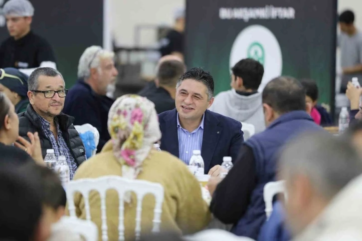 Aliağa Belediyesinden geleneksel iftar yemeği
