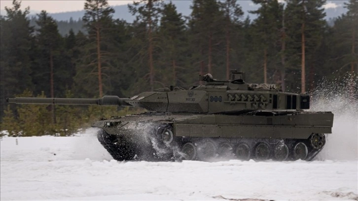 Almanya Ukrayna’ya vermeyi taahhüt ettiği Leopard 2 tanklarının sayısını 18’e çıkardı