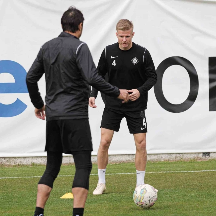 Altay’da Eric Björkander’in durumu zora girdi
