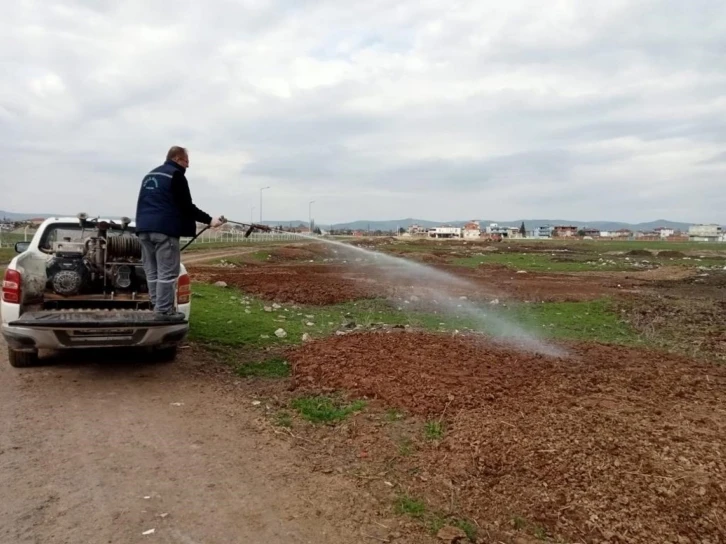 Altıeylül’de ilaçlama çalışmaları aralıksız sürüyor
