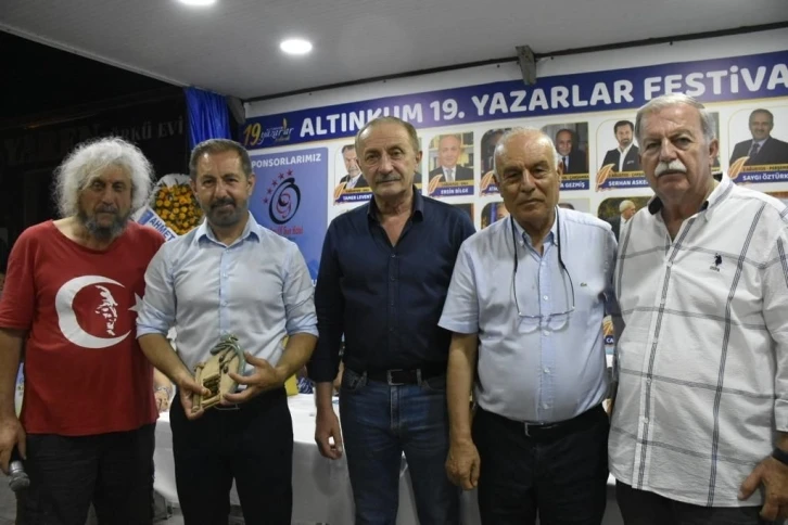 Altınkum Yazarlar Festivali usta kalemleri ağırlamaya devam ediyor
