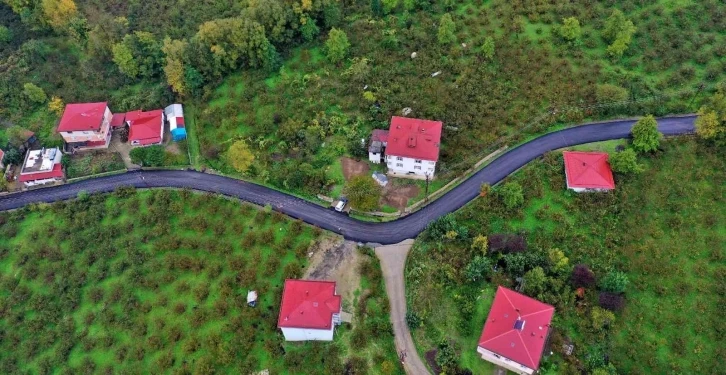 Altınordu’nun yollara sıcak dokunuşu devam ediyor
