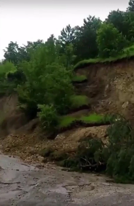 Amasya’da korkutan heyelan kamerada
