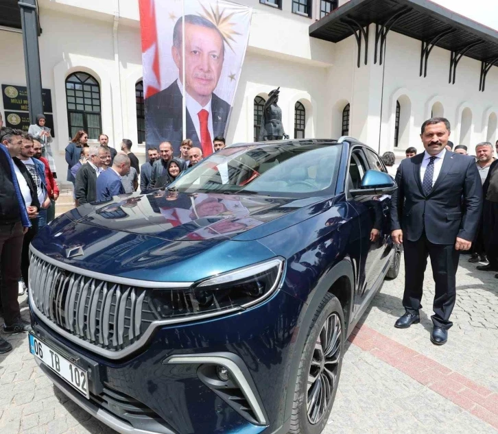 Amasya Valisi Masatlı, TOOG ile şehir turu attı
