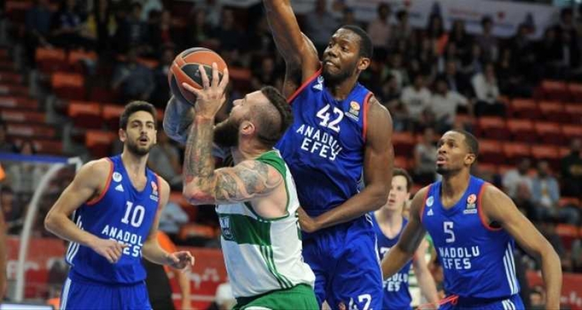 Anadolu Efes Euroleague'e galibiyetle veda etti