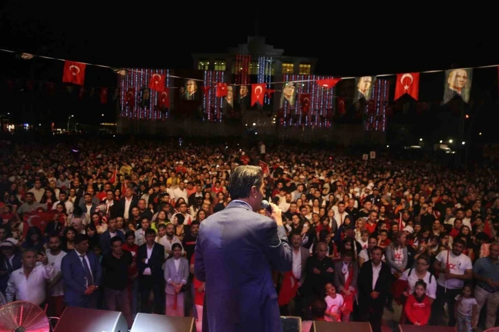 Antalya’nın ilçelerinde Cumhuriyet’in 100. yılı coşkusu yaşandı
