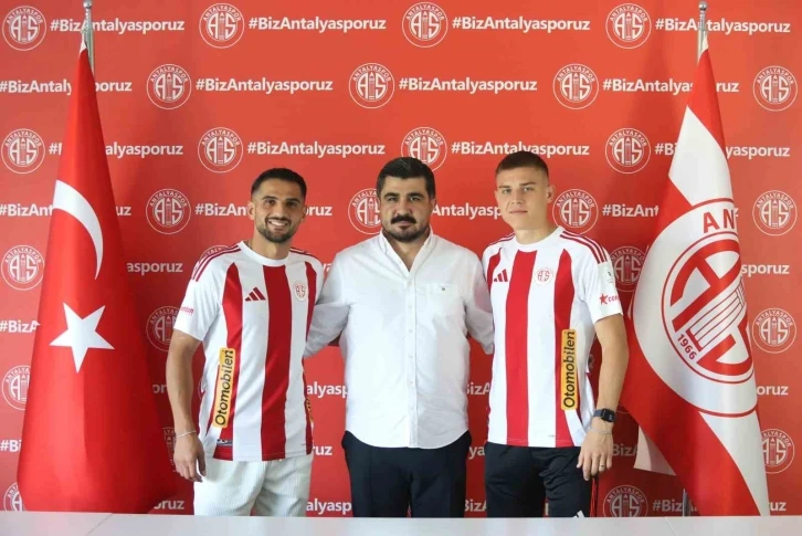 Antalyaspor’da Petrusenko ve Abdurrahim için imza töreni düzenlendi
