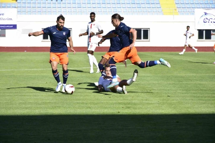 Antalyaspor hazırlık maçında Başakşehir’i 2-1’lik skorla geçti
