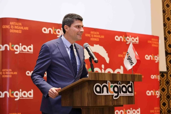 ANTGİAD’da "Yeni dünya, yeni tüketici, yeni şirket" konuşuldu
