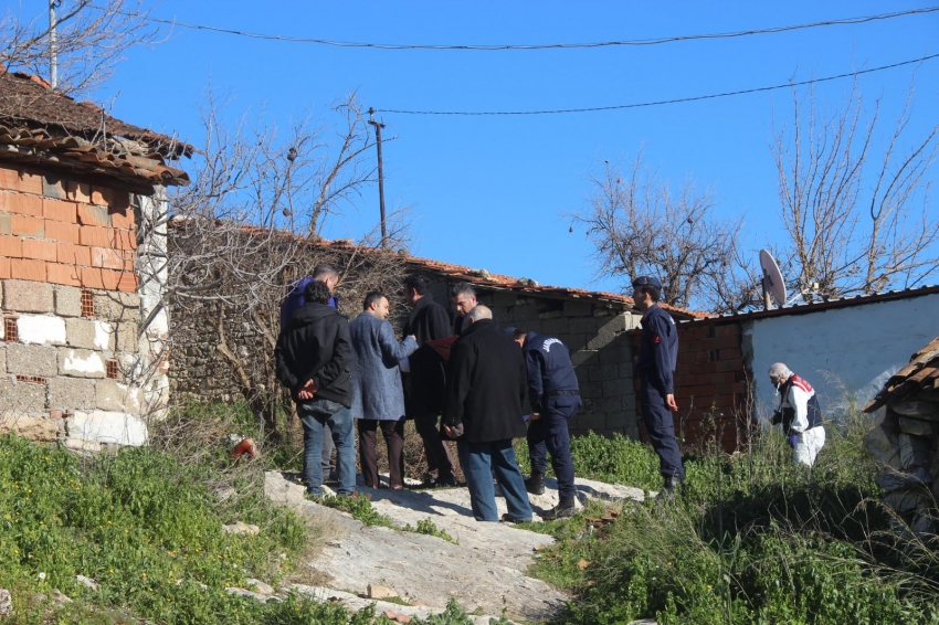 Arkadaşları haber alamadı, evinde yanmış cesedi bulundu