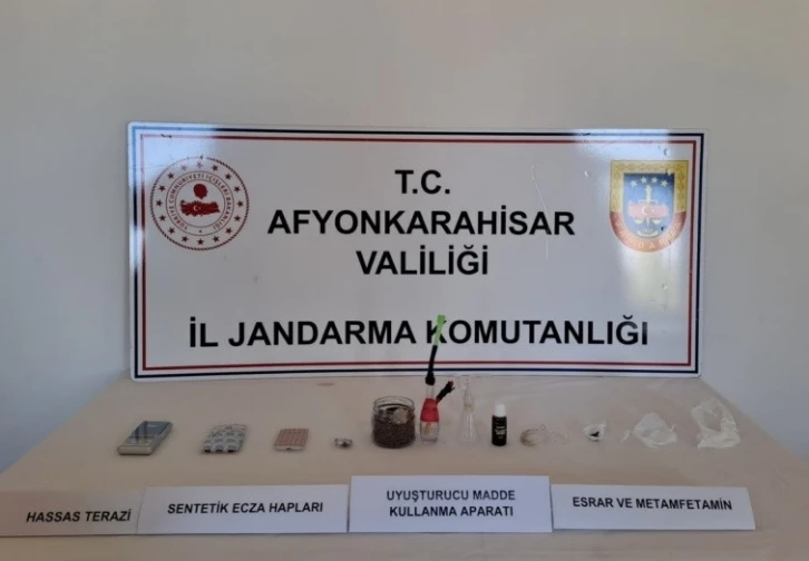 Aranan şahsı jandarma yakaladı
