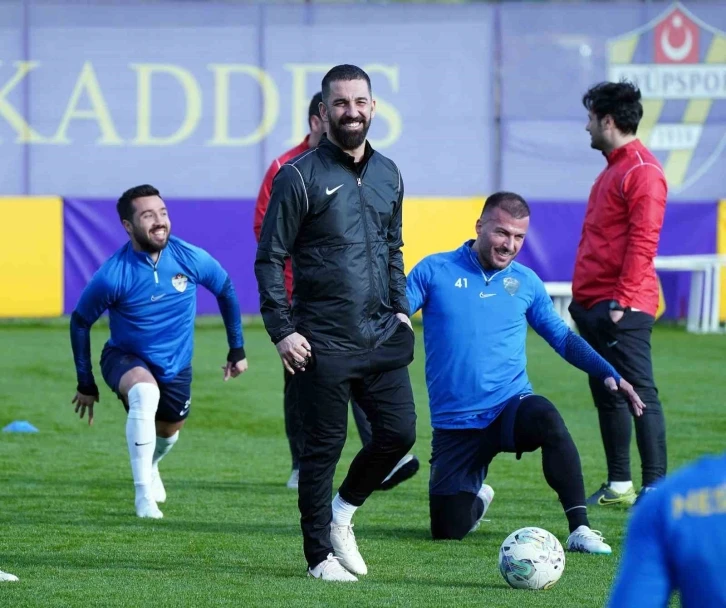 Arda Turan’a "Türk Futboluna Katkı" ödülü
