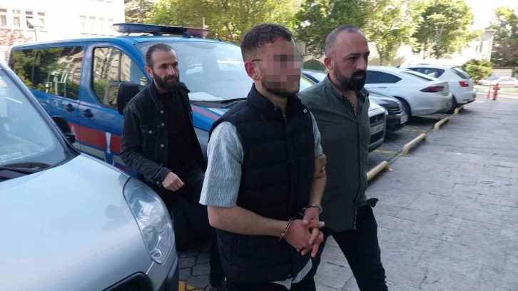 Ardahan’da kardeşini bıçaklayıp Samsun’da yakalanan şahıs tutuklandı
