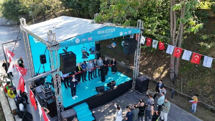 Arnavutköy’de kışlık lezzetler festivalinde renkli görüntüler
