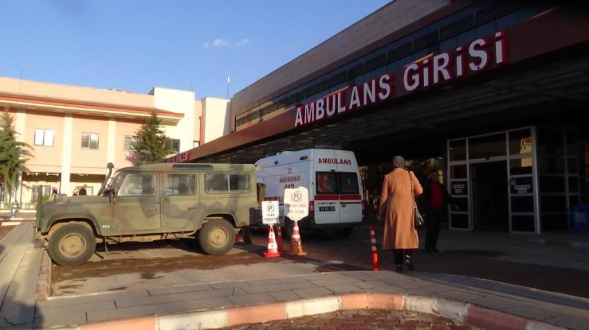 El Bab’da askeri araç devrildi: 5 asker yaralı