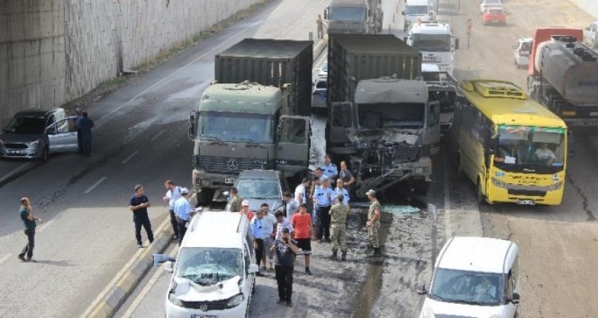 Gaziantep'te askeri konvoyda kaza