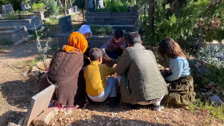 Asrın felaketinin vurduğu bölgede buruk bayram
