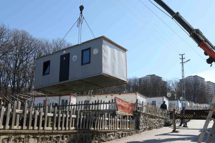 Atakum Hobi Bahçesi’ndeki konteynerler deprem bölgesine gönderildi
