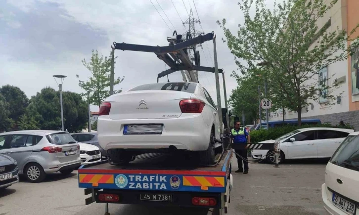 AVM’de engelli yerine park eden sürücülere ceza
