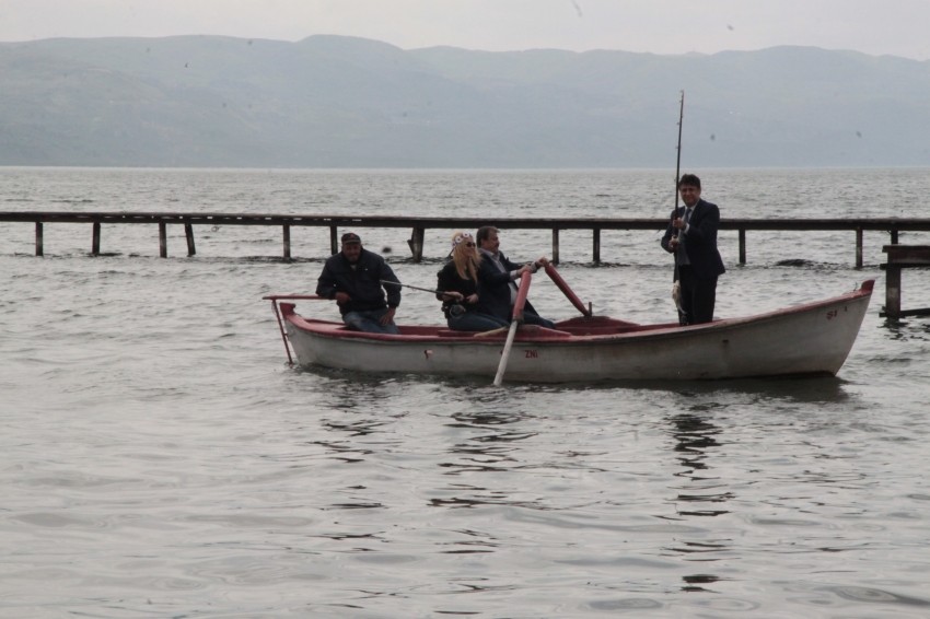 Bursa'da turizmci balık avlıyor