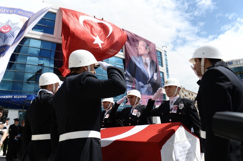 Bursa'da şehit polis memleketine uğurlandı