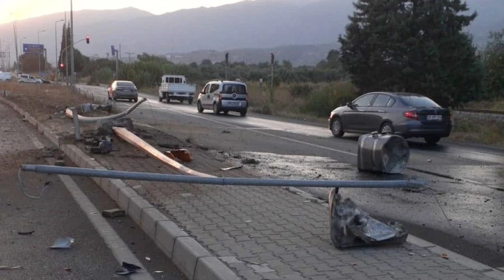 Aydın’da refüje tanker çarptı: 1 yaralı
