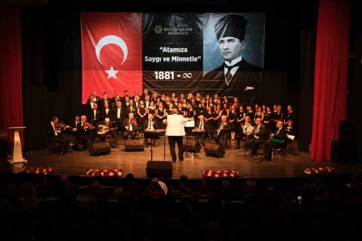 Aydınlılar Atatürk’ün sevdiği şarkıları hep birlikte söyledi
