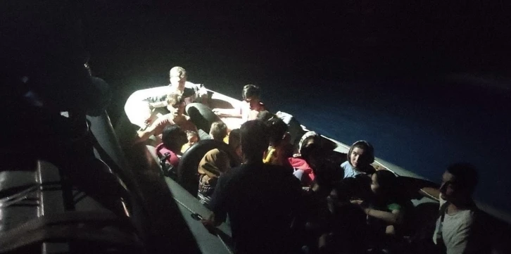 Ayvacık açıklarında 27 kaçak göçmen yakalandı
