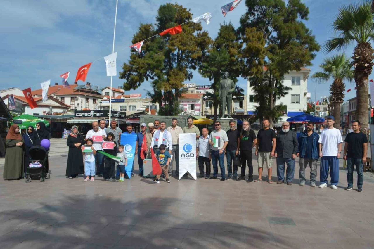 Ayvalık’ta Anadolu Gençlik Derneği’nden İsrail’e sert tepki
