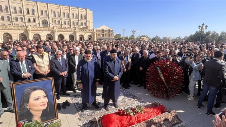 Azerbaycan Milletvekili Ganire Paşayeva Bakü'de son yolculuğuna uğurlandı