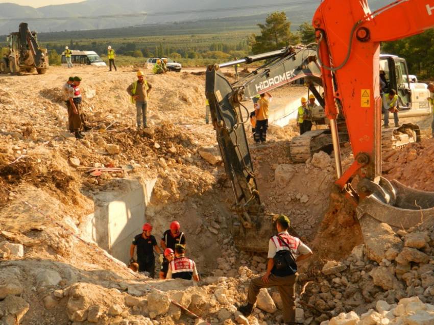 İstanbul-İzmir Otoyolu inşaatında göçük: 1 ölü