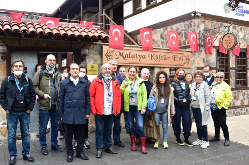 Turist rehberleri Malatya’nın tarihi mekanlarını gezdi