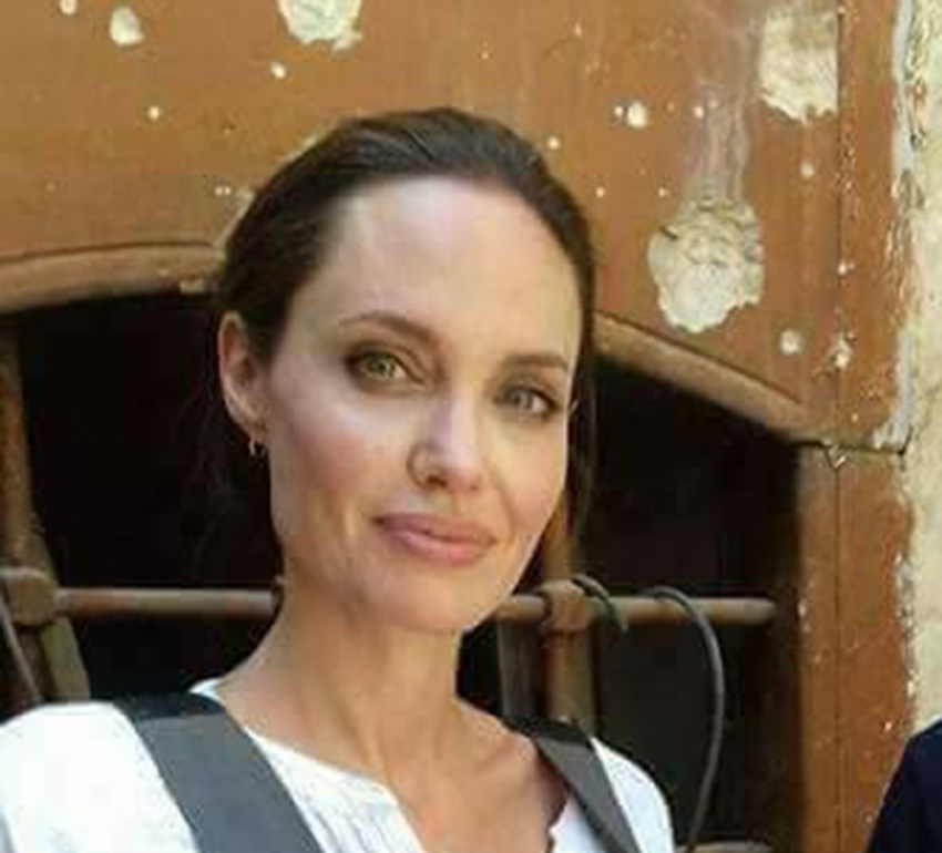 Angelina Jolie politikaya girebileceğini ima etti