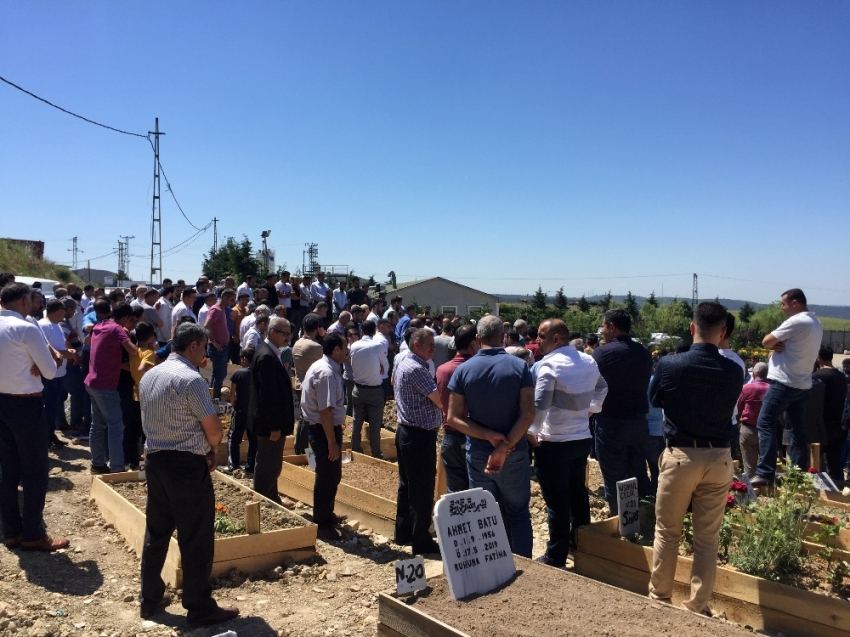 Barajda boğularak ölen çocuklar toprağa verildi