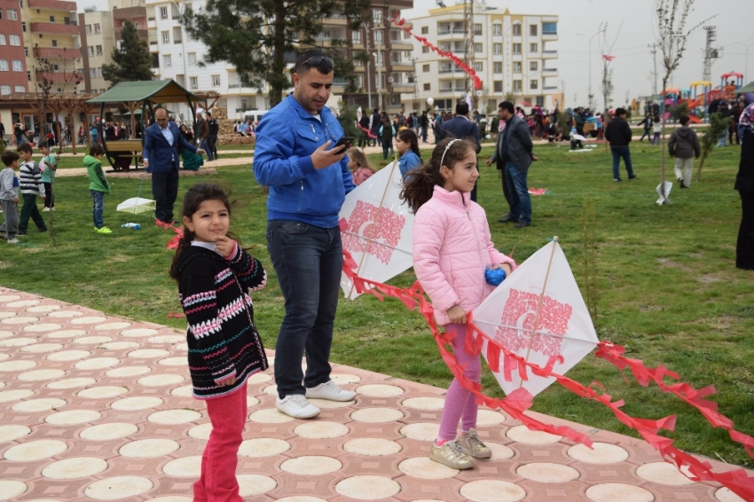 Uçurtmalar terör kurbanı çocuk için havalandı