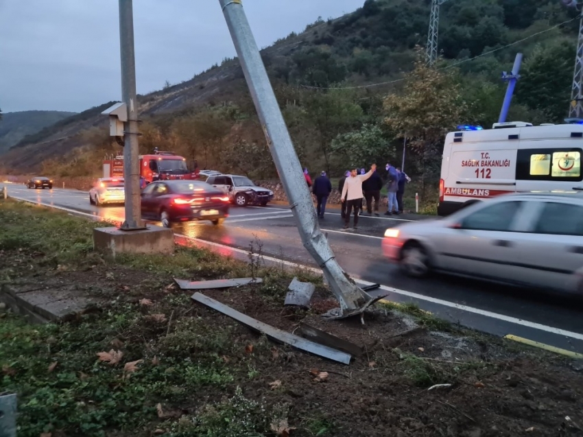 Cenaze dönüşü kaza yaptılar: 1 yaralı