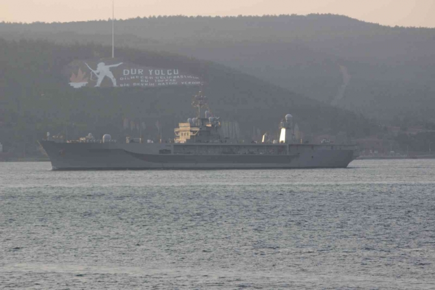 ABD’nin amiral gemisi USS Mount Whitney Çanakkale Boğazı’ndan geçti