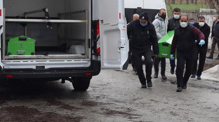 Babasını tüfekle öldüren 15 yaşındaki çocuk, hiçbir şey olmamış gibi gittiği okulda gözaltına alındı