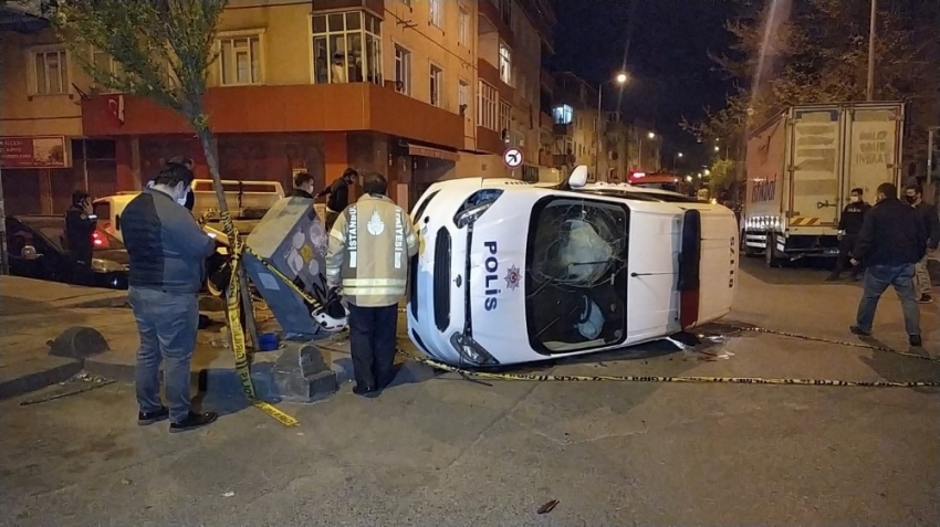 Polis ekipleri kaza yaptı: 2 polis yaralandı