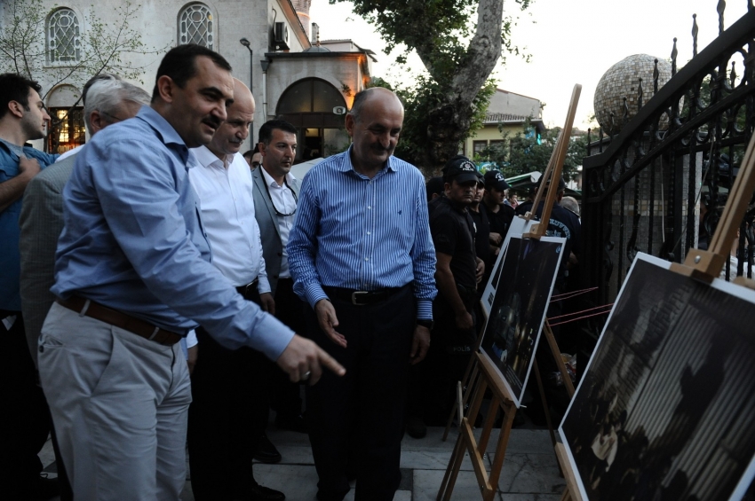 Müezzinoğlu Bursa'da 15 Temmuz sergisini gezdi