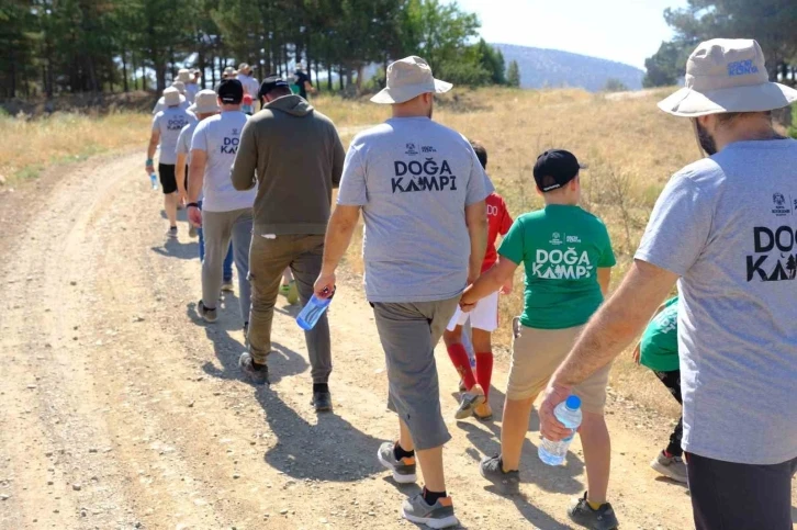 Babalar ile oğulları "Baba-Oğul Kampı"nda vakit geçirdi
