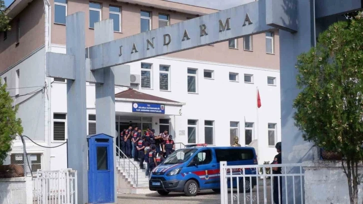 Babasını parçalayıp cesedini ormanda yakan şahıs