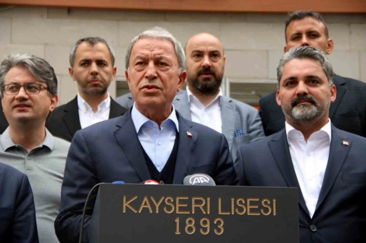 Bakan Akar: "Asil milletimizin kararına saygı duyacağız"
