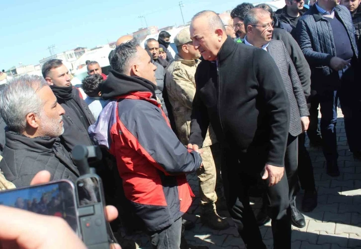 Bakan Çavuşoğlu deprem bölgesi Nurdağı’nda
