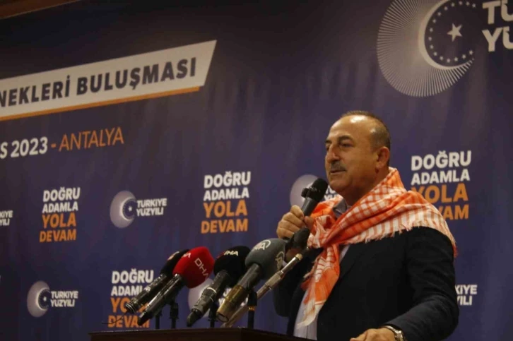 Bakan Çavuşoğlu’ndan kayyum tepkisi
