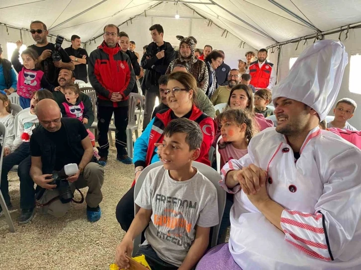 Bakan Yanık, Hatay’da çadır kenti ziyaret etti
