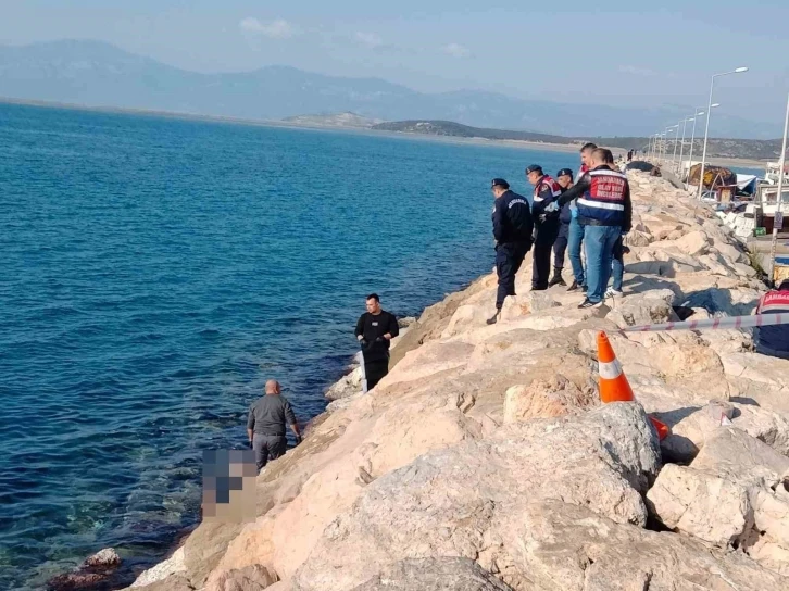 Balık tutarken denize düşen şahıs hayatını kaybetti