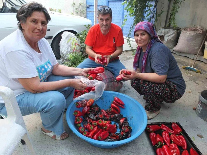 Balıkesir’de kışlık yiyecekler imece ile hazırlanıyor
