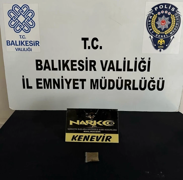 Balıkesir’de şüpheli şahıslara uygulama: 4 şahıs tutuklandı
